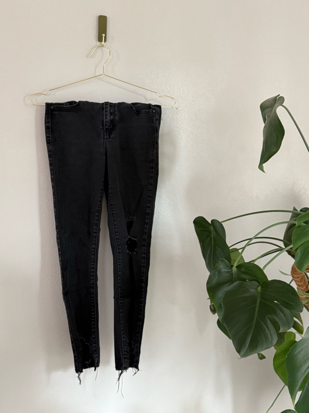 Black Kancan Distressed Women's High-Rise Skinny Jeans